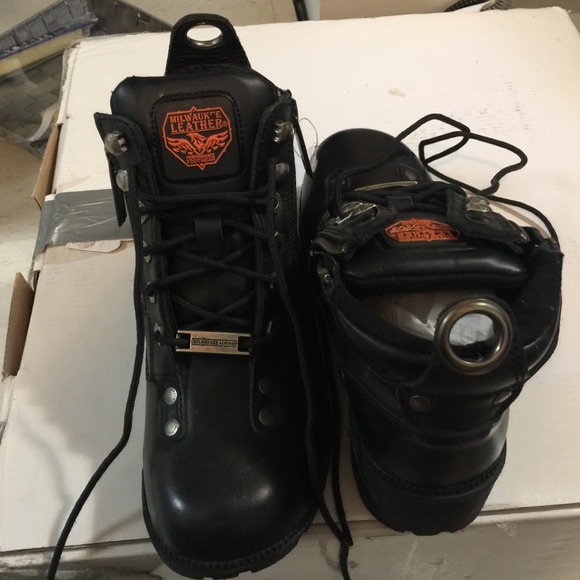 Milwaukee wimens boots - Picture 3 of 3